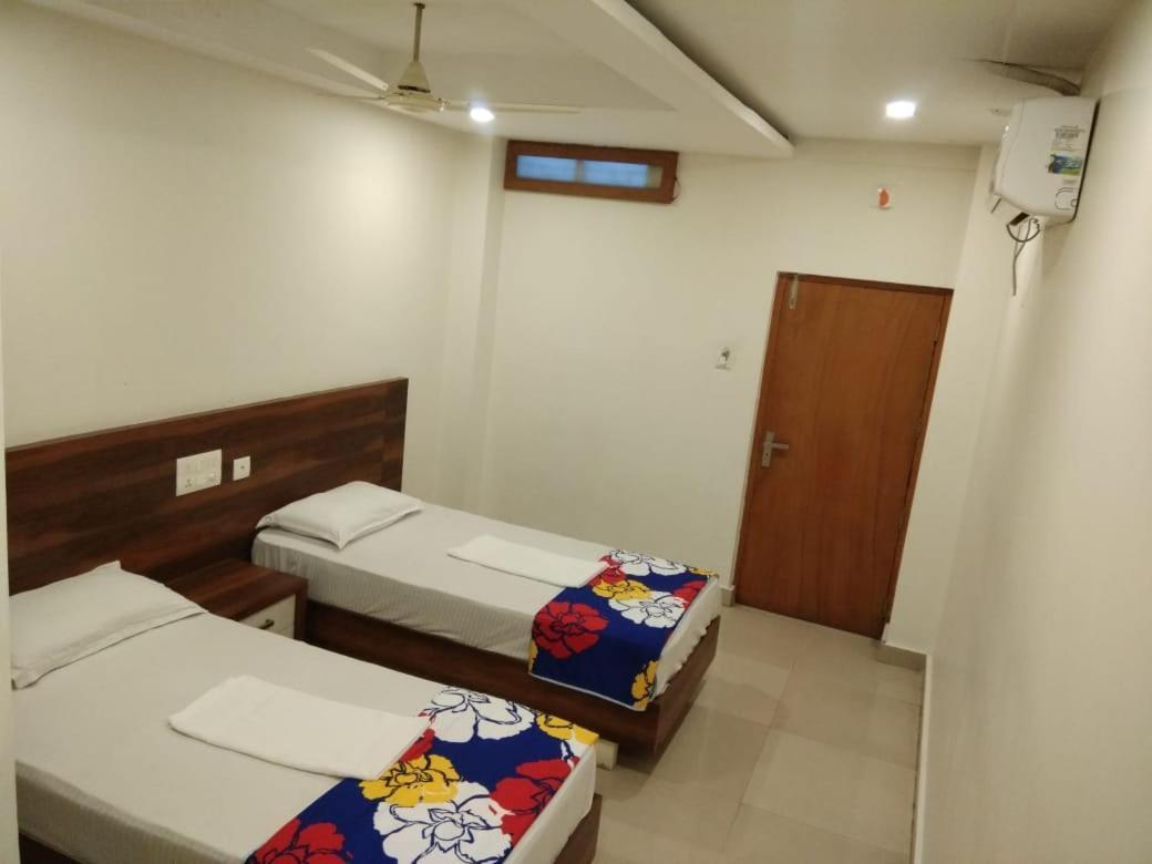 Tirur Tourist Home Ngoại thất bức ảnh