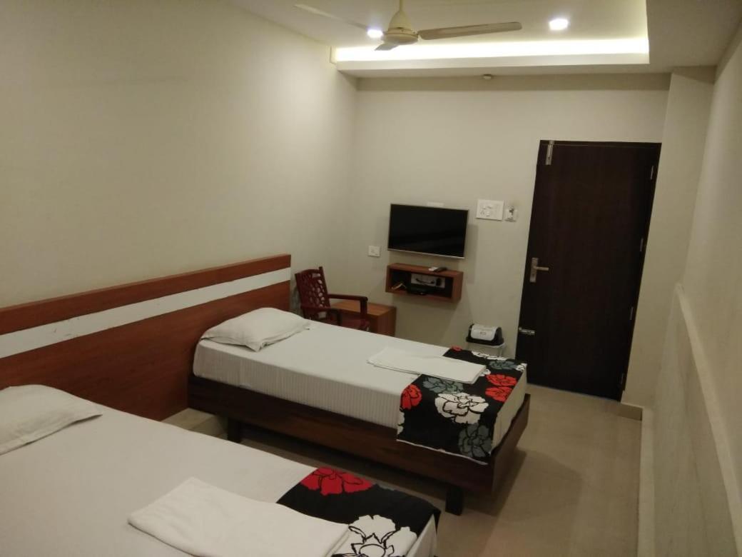Tirur Tourist Home Ngoại thất bức ảnh